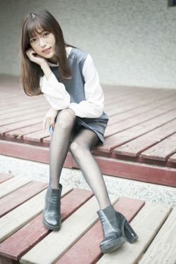 她越哭他撞得越凶